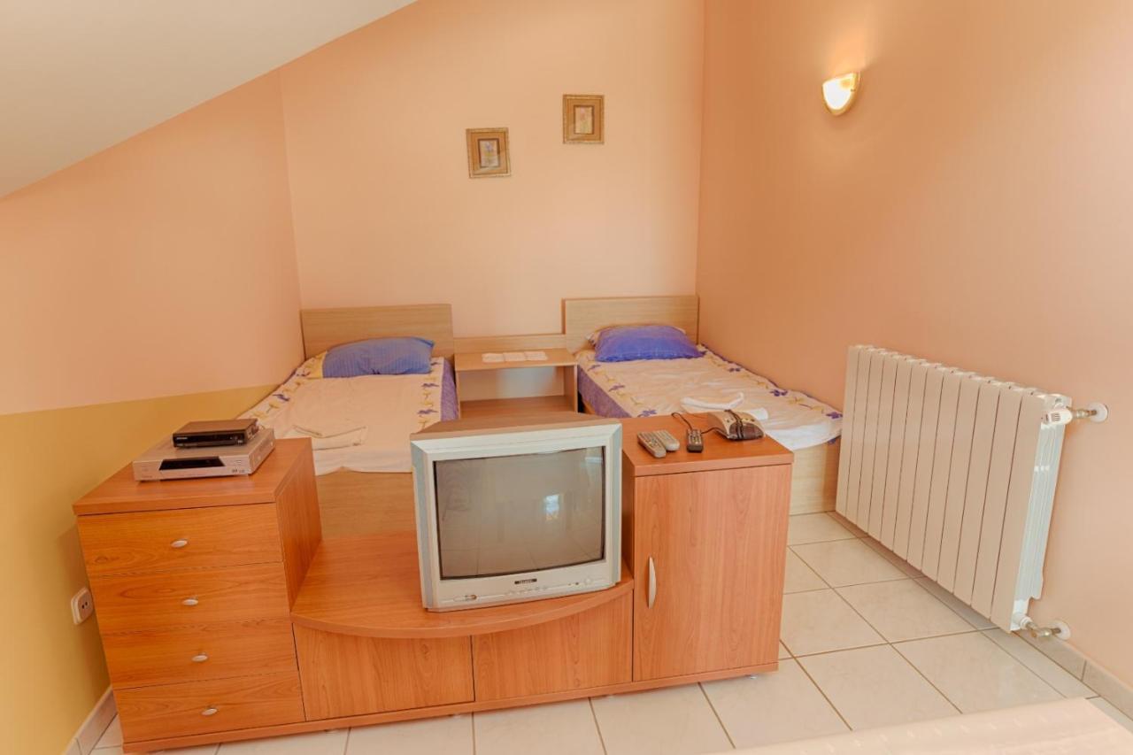 Arka Stara Novalja Exterior foto